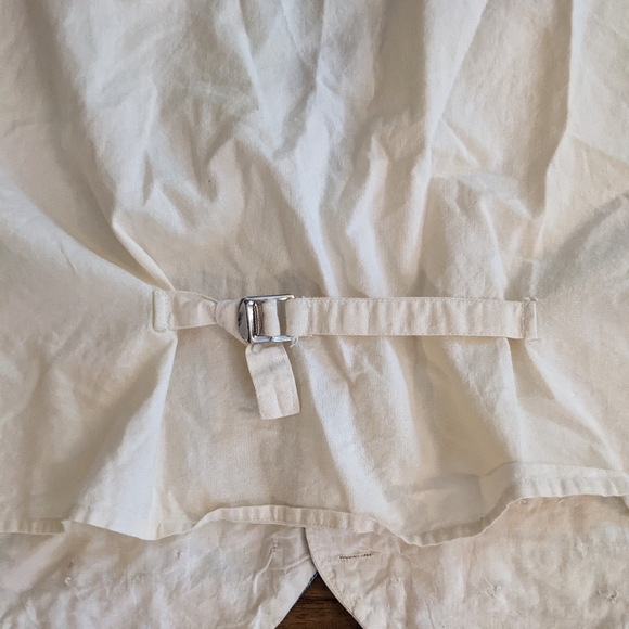 Sorrel Embroidered Vest - Picture 9 of 9